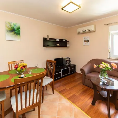 Artan Apartment
