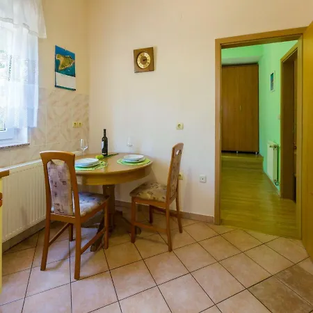 Artan Apartment *