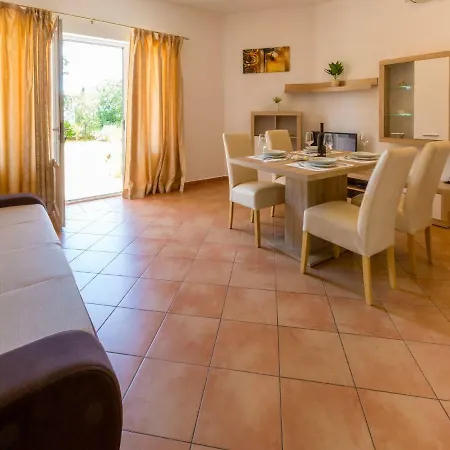 Apartment Artan *