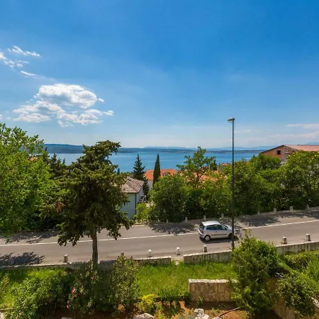 Artan Apartment *