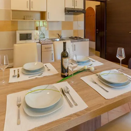 Apartament Artan *