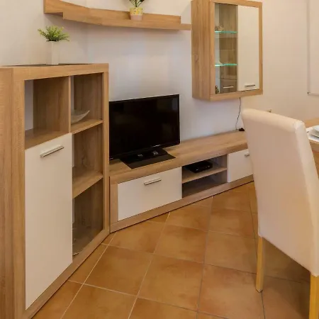 Artan Apartment *